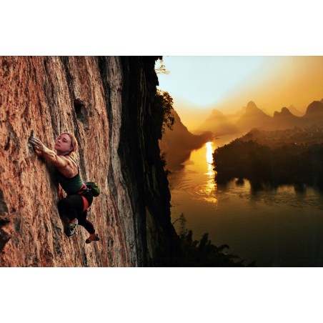 Adam Pretty - Amy Dunlop climbing The Dentist- Yangshuo Guilin - China_ph_land_http!++www.adampretty.com