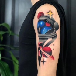 Daria Stahp - astronaute tattoo