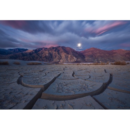 Erin Babnik  - Moondial - A remote area of the Mojave Desert  - 2015_ph_land_erinbabnik.com