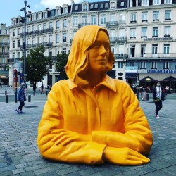 Xavier Veilhan - Romy sculpture - Lille  Flanders station - France - 2019_ac_scu_instagram.com+xavier_veilhan