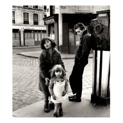 Robert Doisneau - Les enfants de la place Herbert - Paris 1957_ph_pmas_vint_bw