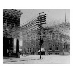 Anonym - Lineman working on telephone lines at an...