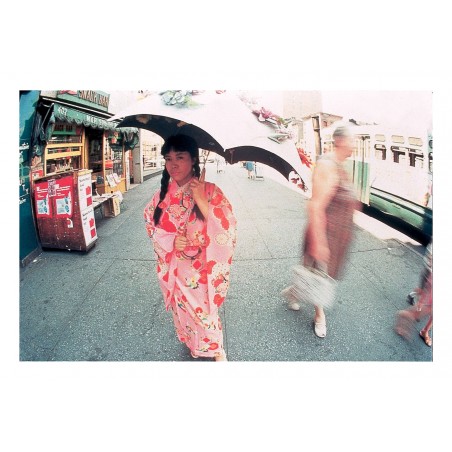 Yayoi Kusama - Walking Piece - NYC 1966 photo by Eikoh Hosoe_pa_pmas_vint