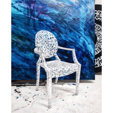 Pokras Lampas - custom Phillipe Starck Louis Ghost chair_pa_stil